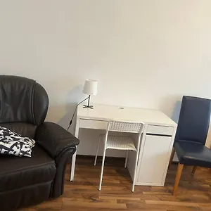 2 1min Messe Apartment Köln