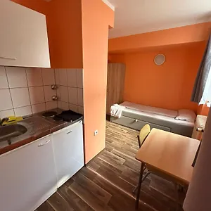 Budget Station Aparthostel Apartment