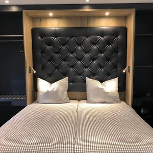 Deluxe **** Μόναχο